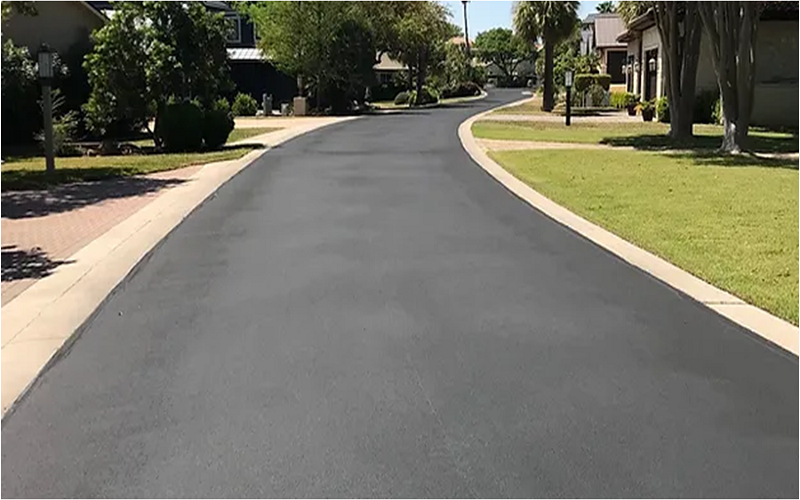 Asphalt Sealcoating: Is it the Solution You Need?